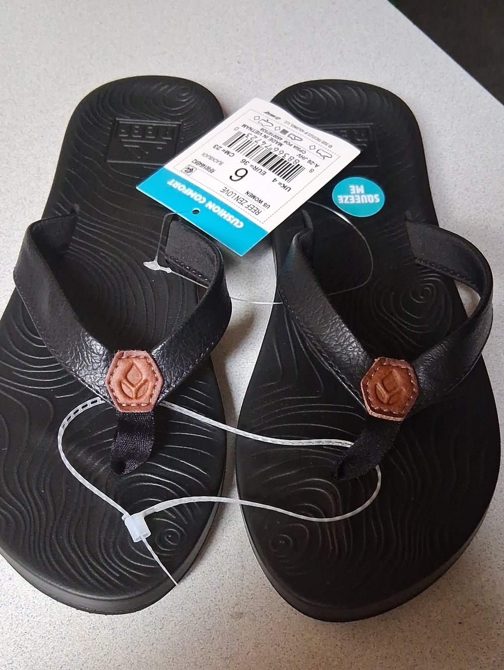 BNWT WOMENS Reef Zen Love Black W/Brown Size 6